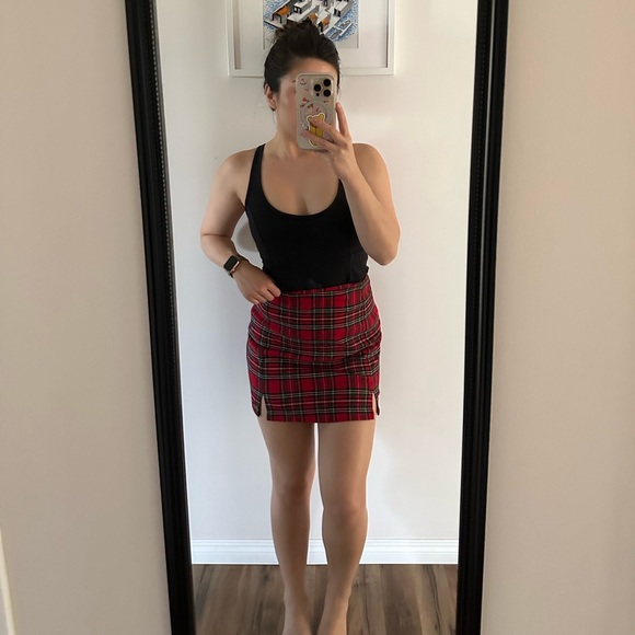 Red Plaid Brandy Melville Cara Skirt - Picture 3 of 15